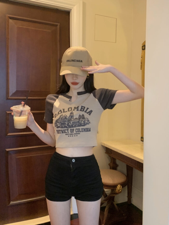 Bold Contrast Crop Tee – Cute Summer Vibes
